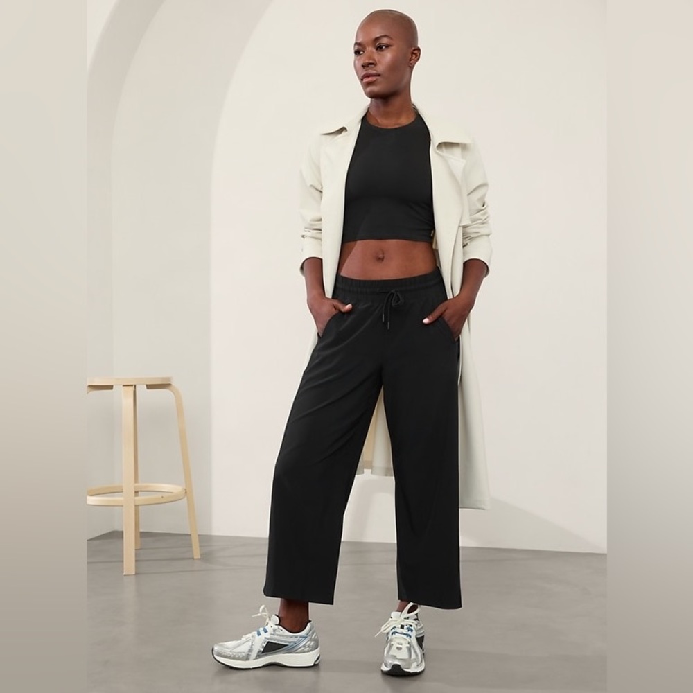 Athleta Avenue Wide Leg Crop pant NWT size 14